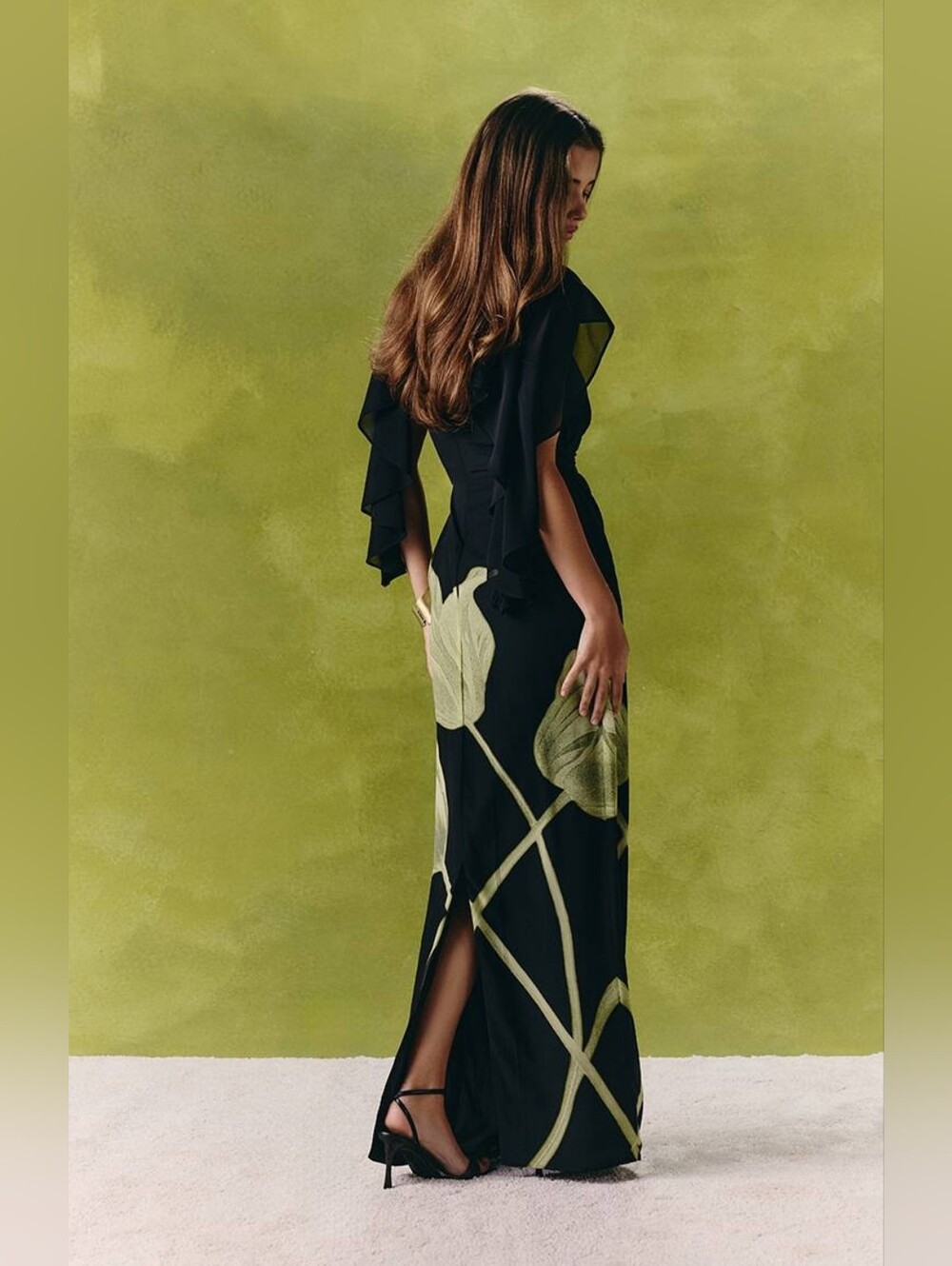 Pretty Little Thing Black Floral Printed Chiffon Cape Overlay Maxi Dress Size 4 - Picture 4 of 5